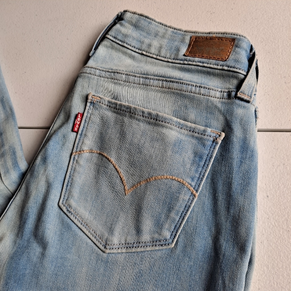 Levi's Light Wash Skinny Jeans